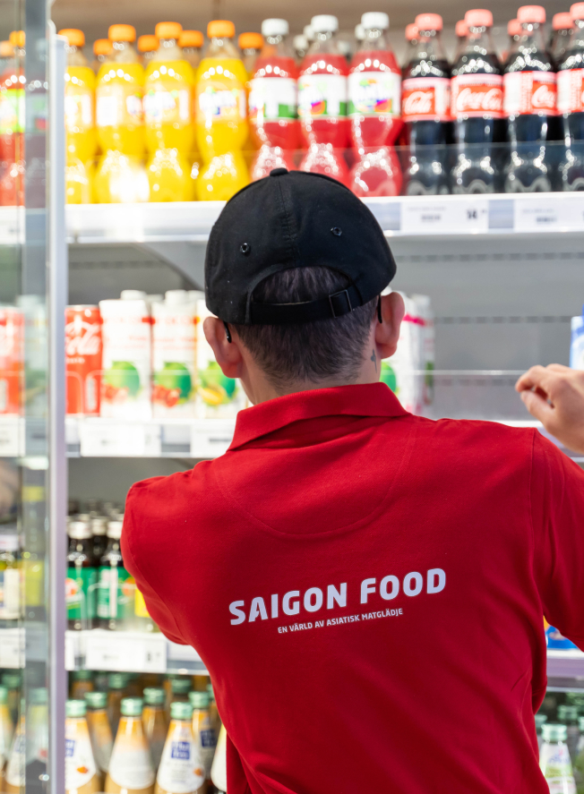 Saigon food employee picking the shelves